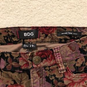 BDG Jeans - BDG Velvet Floral pants BDG Jeans - BDG Velvet Floral pants